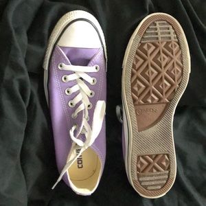 Converse sneakers., women’s size 8